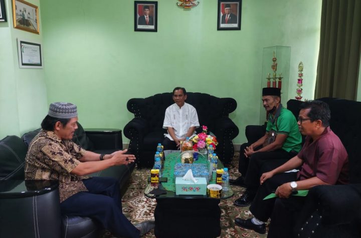 Rektor dan Plt Wakil Rektor 2 IAIN Sorong menerima tamu dari Baznas Provinsi Papua Barat(Kitorangnews/dok)