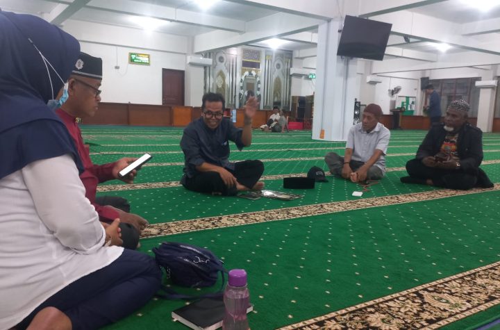 Rapat panitia yang dipimpin Drs. Hasbullah, M.Pd, Ph.D.